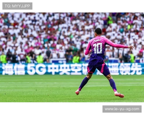 穆西亚拉回顾切尔西青训经历：成名路上的重要一站